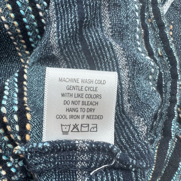 Blue Rain Blue/White Woven Babydoll Tunic Ruffle Hem Bell Sleeve Blouse, Size XL - Picture 5 of 8